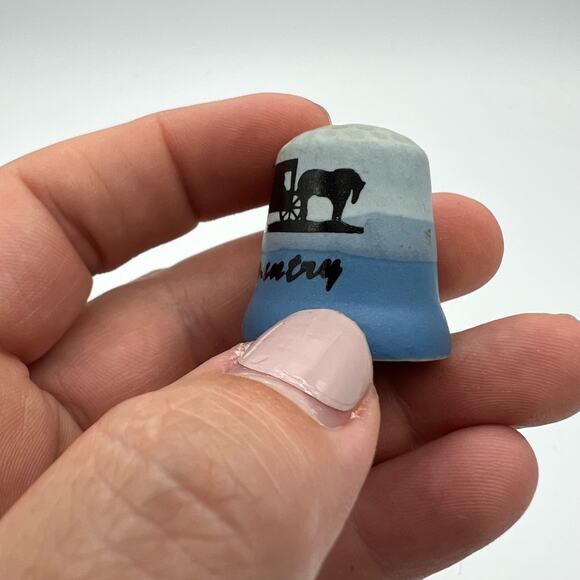 Vintage Amish Country Blue and White Collectible Thimble - Picture 2 of 4